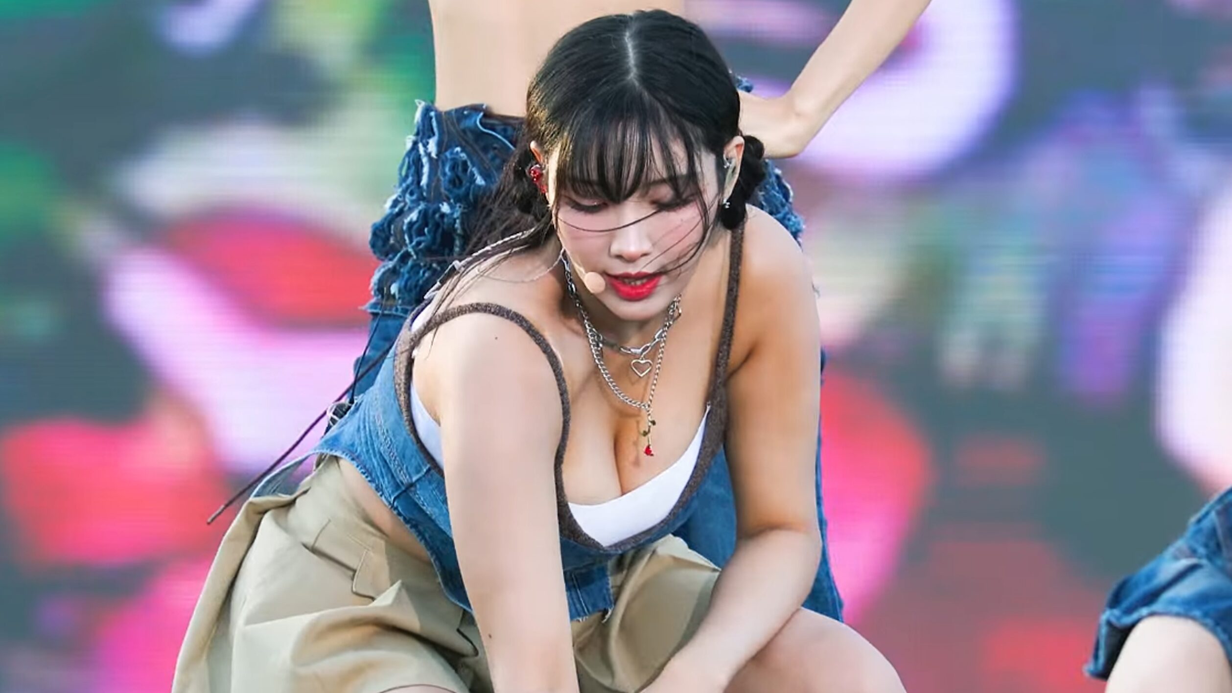 胸チラ動画｜YouTubeで見つかる「ちょいエロ」をご紹介【すきまTube】